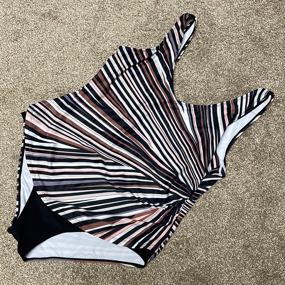 NWOT One Piece Swimsuit - Picture 3 of 7